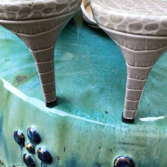 JIMMY CHOO (38*) Stacey Croc Embossed LEATHER Slide Sandal, Imported, Pre-owned - Picture 10 of 12